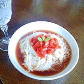 夏バテ知らずの　さっぱりトマトそうめん